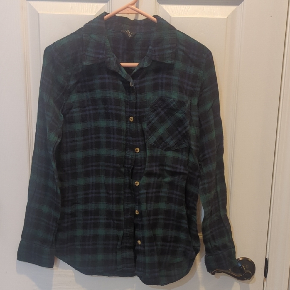 Forever 21 Green and Black Plaid Button Down Shirt